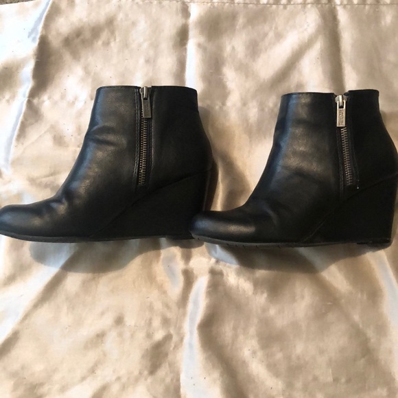 Kenneth Cole Reaction booties size 6 - Picture 3 of 4
